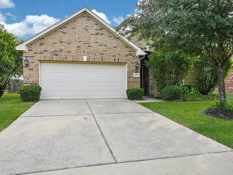 7435 Garland Mist Ln — Photo 1