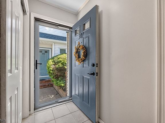 4th image of 301 Saddle Ct