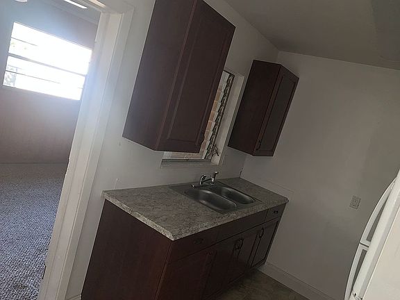 Kitchen with double sink