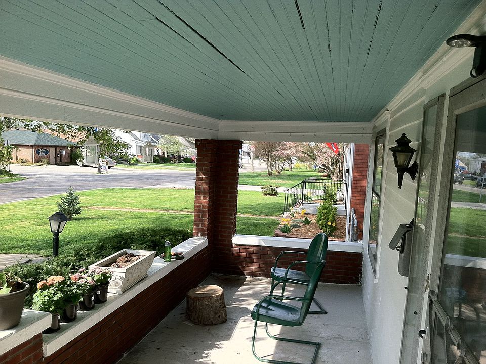 A wonderful front porch