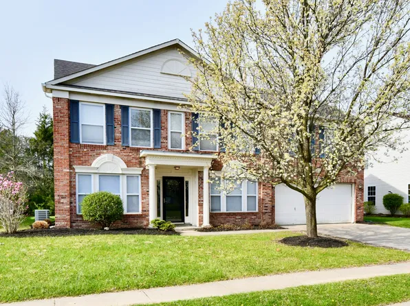 13858 Meadow Lake Dr, Fishers, IN 46038