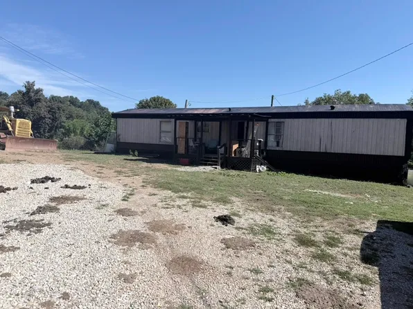 1390 Falls Br, Branchland, WV 25506