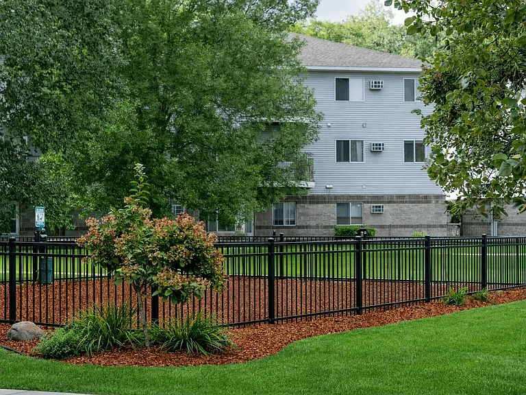 Regency Park — Photo 10