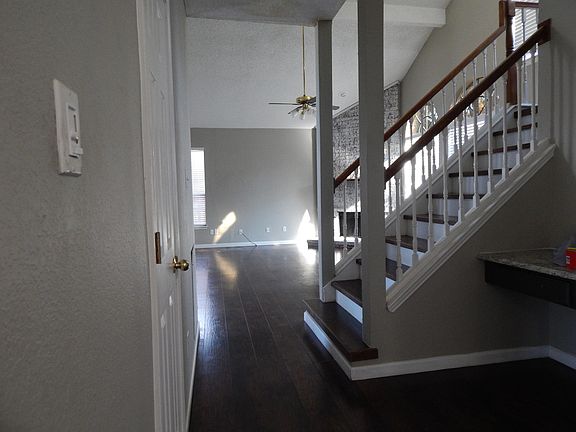 2nd image of 305 Waterford Oaks Dr