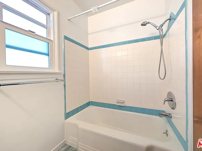 1128 Euclid St #C — Photo 9