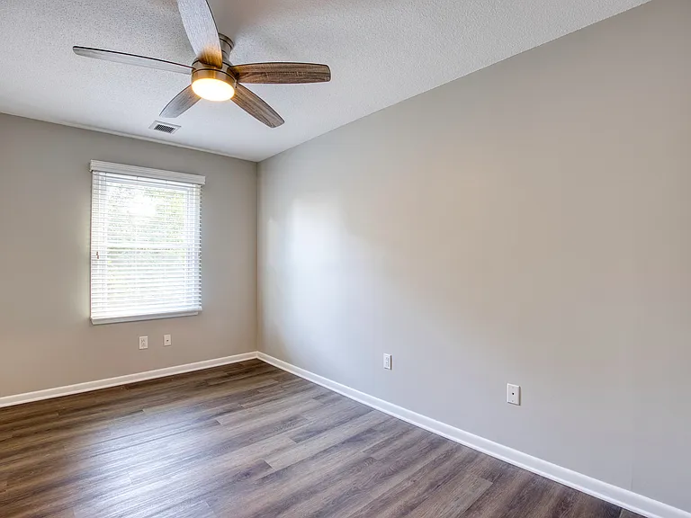 1821 Sheringham W — Photo 19