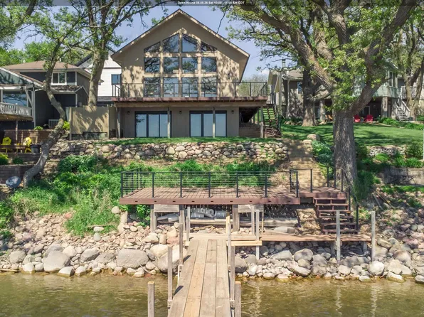 17032 255th Ave, Spirit Lake, IA 51360