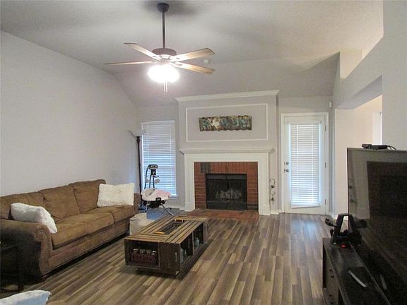 4th image of 6311 Blaney Dr