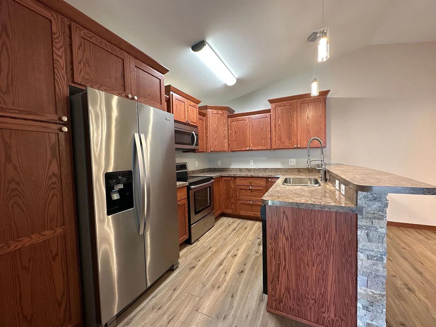 4 Bedroom Townhome! — Photo 4