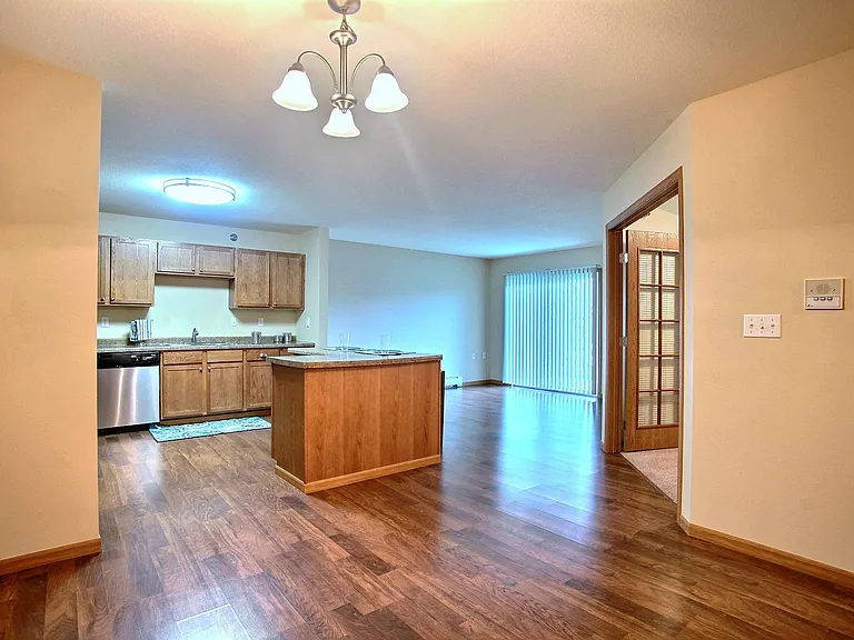 Fargo, ND Wolf Creek Apartments | Kitchen