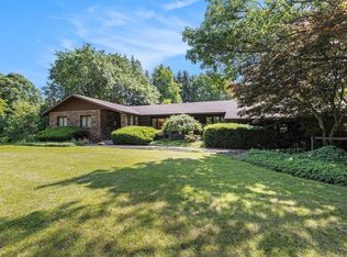 1687 W Willis Rd, Saline, MI 48176