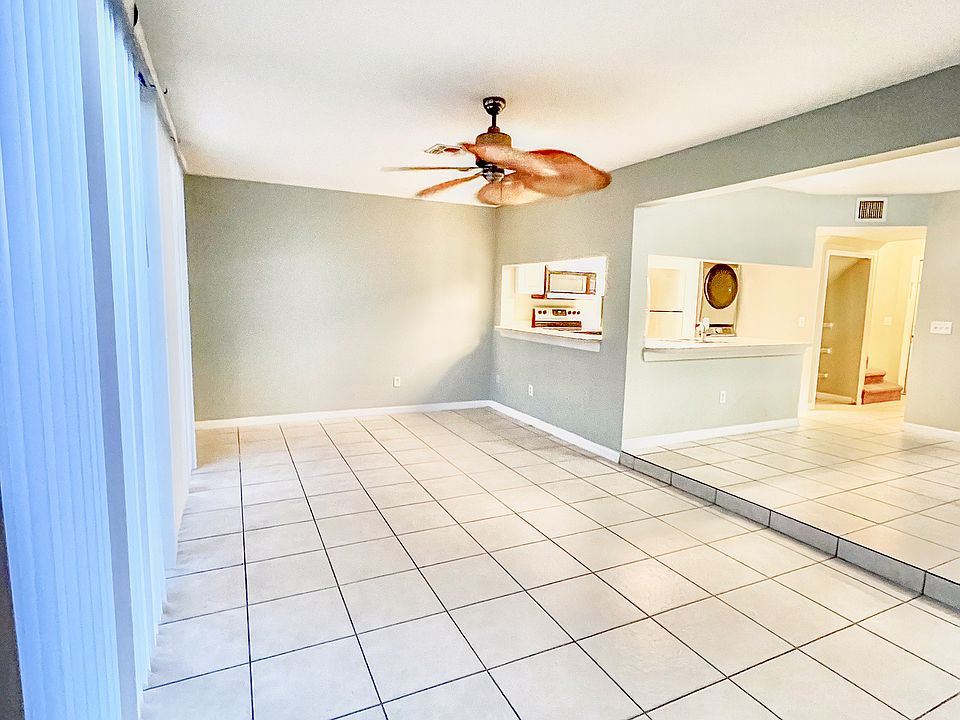 1st image of 964 Caribbean Dr