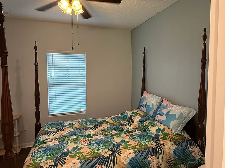 524 Blue Water Ct — Photo 1