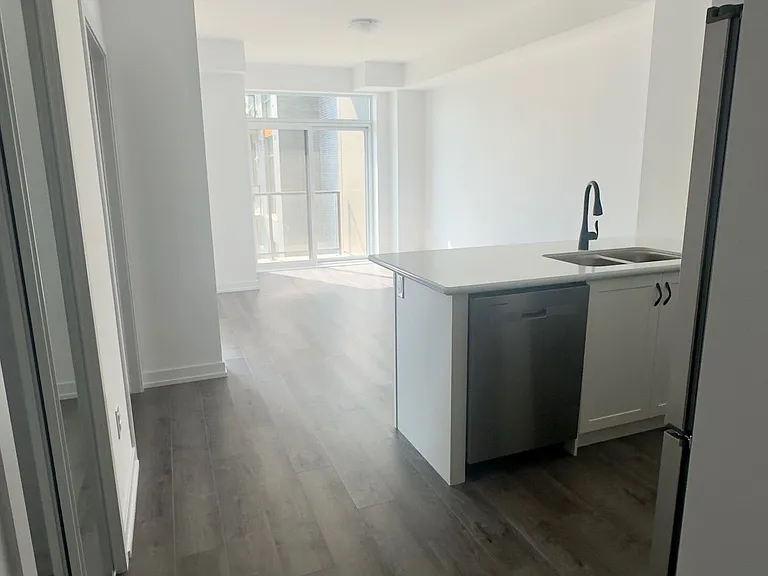 470 Dundas St E #226 — Photo 3