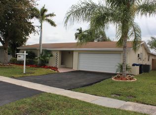 10610 NW 28th Pl, Sunrise, FL 33322