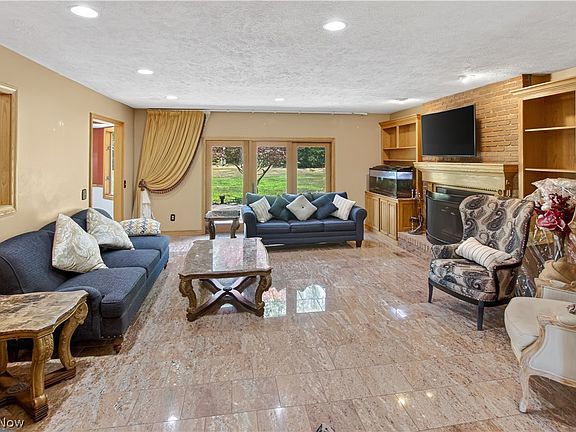 3rd image of 12145 Reserve Ln