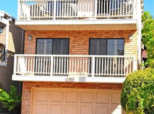 935 3rd St, Hermosa Beach, CA 90254