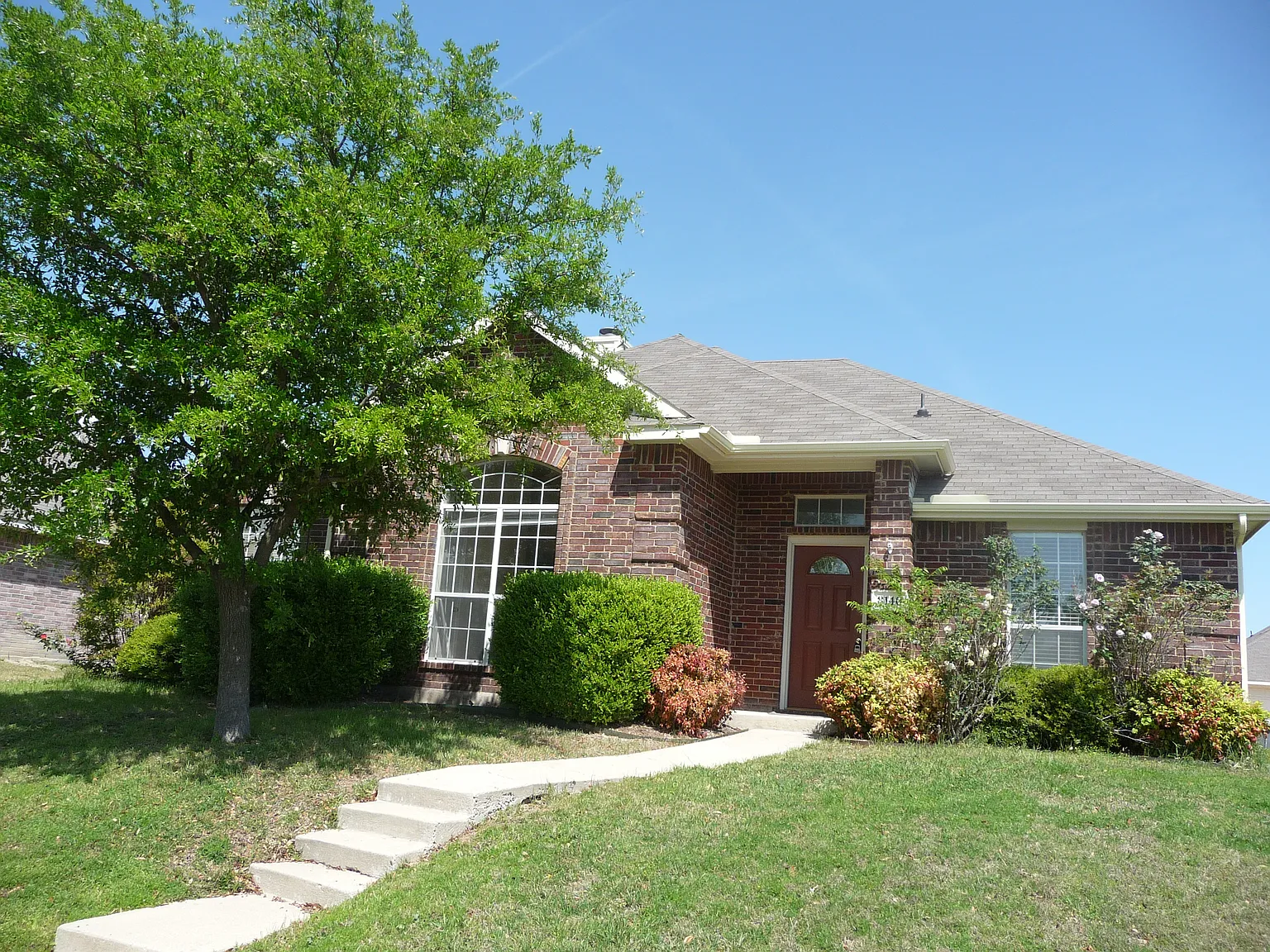 3 bed, 1524 sqft, $2,200 — Photo 1