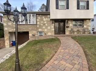 485 Woodhaven Rd, Philadelphia, PA 19116