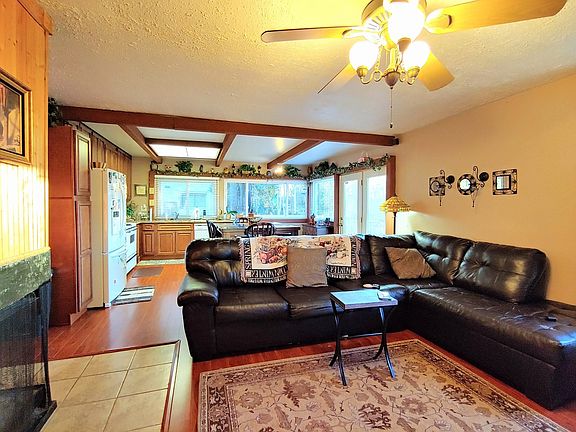 4th image of 5823 Farmington Ct