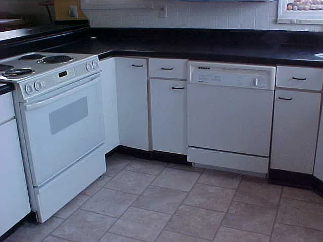 New floor, range, dishwasher