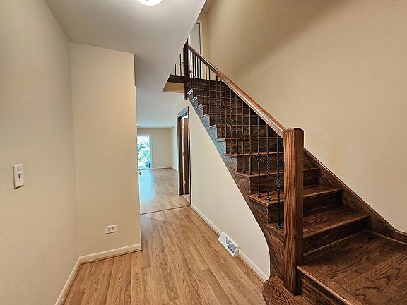 4th image of 1965 Tanglewood Dr Unit C