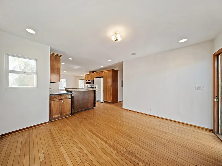 4203 Sunset Dr — Photo 9