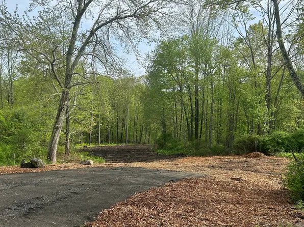 8 East shore Road, Morris, CT 06763