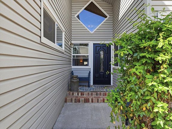 5th image of 1956 29th Ave #1A