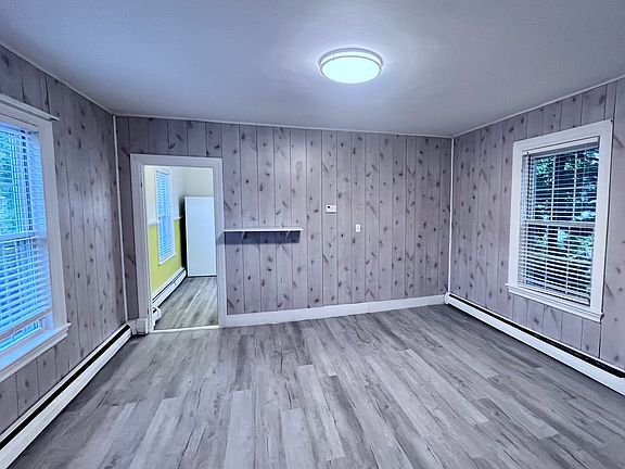 4th image of 104 Pier St #2