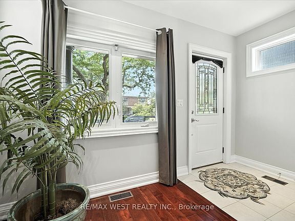 5th image of 165 Caledonia Rd