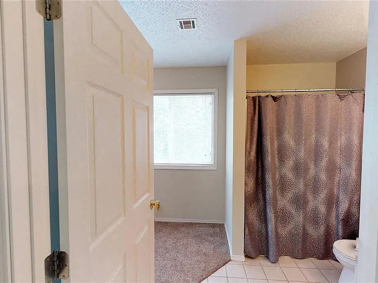 Sierra Vista Apartments — Photo 61