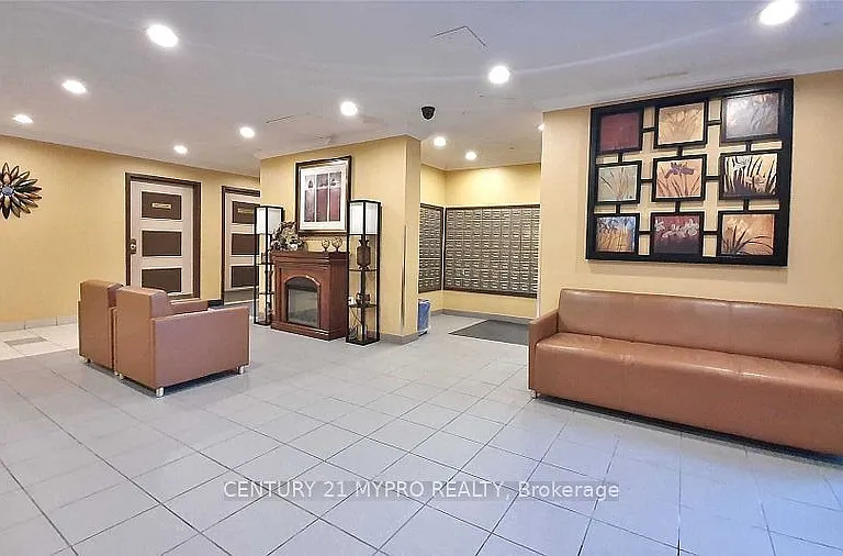 3050 Ellesmere Rd #915 — Photo 2