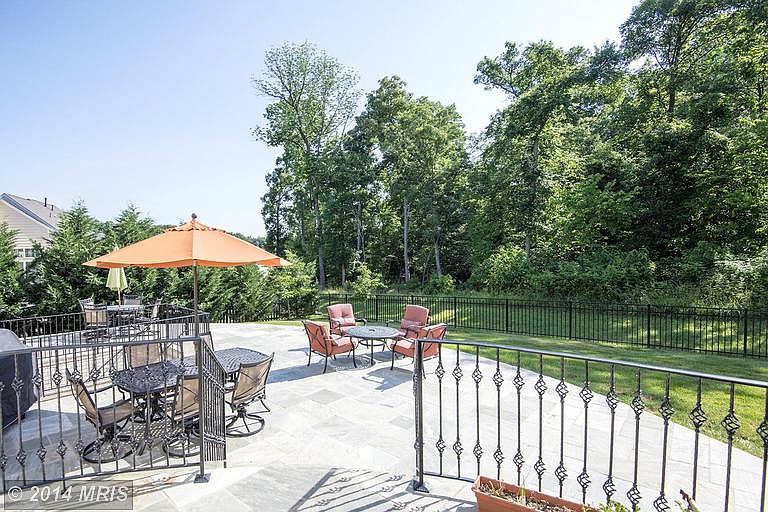 2nd image of 43905 Riverpoint Dr