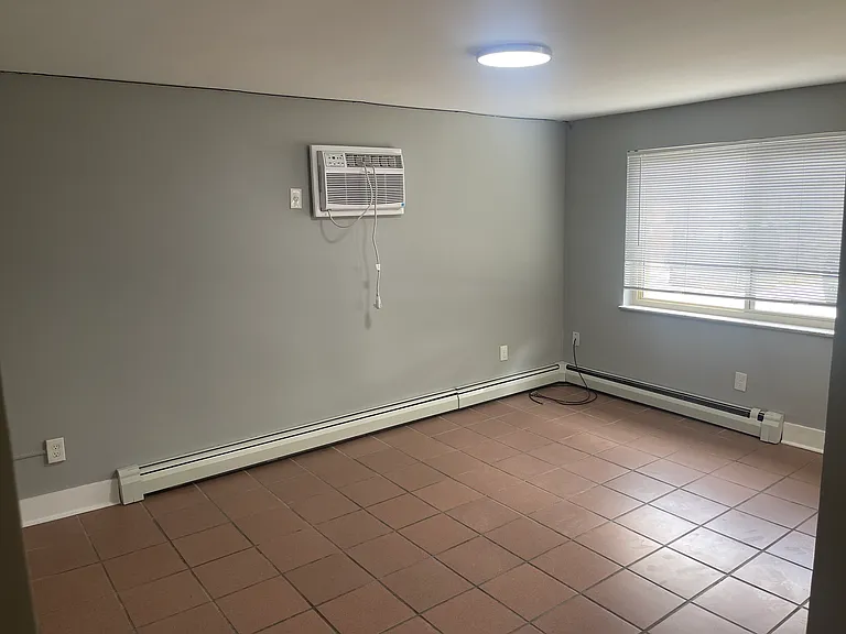 3610 Newton Ave #9 — Photo 9