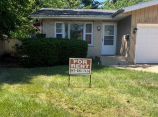 1782 Maple Ln, Elgin, IL 60123