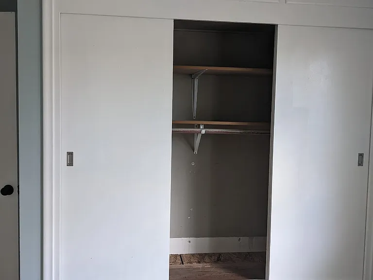 162 S 16th Pl — Photo 4
