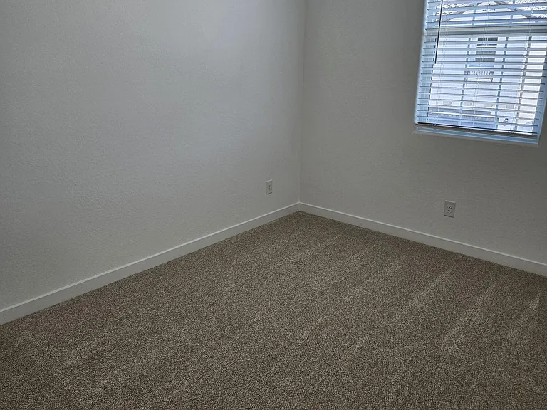 3357 S Primrose Ave — Photo 37