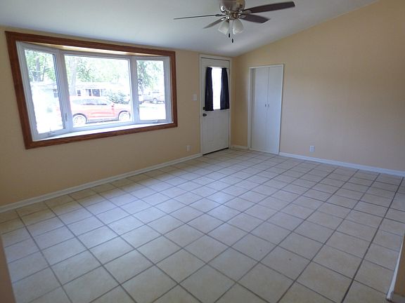 4th image of 214 Home Dr