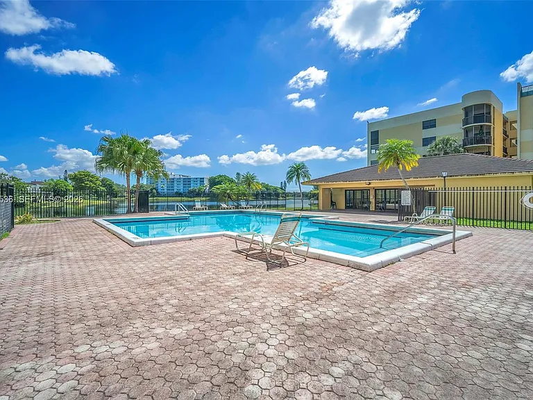 6575 W Oakland Park Blvd #218 — Photo 26