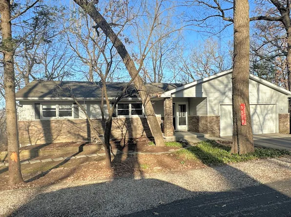 5578 S Park Place Dr, Rochelle, IL 61068