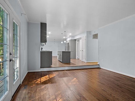 5th image of 4313 Berwick Pl