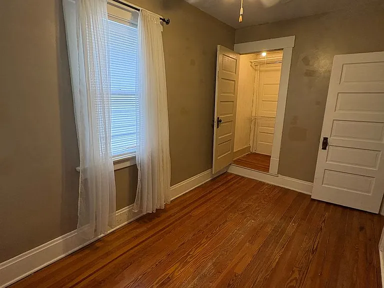 2 Bedroom 1 Bathroom in German Village — Photo 12