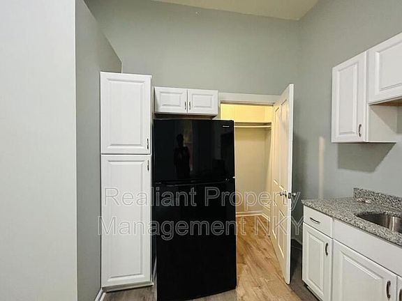 3rd image of 1540 Greenup St Unit 1