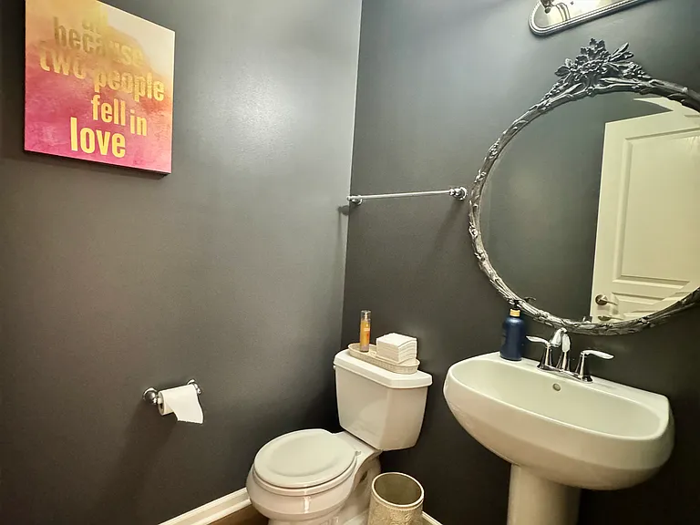 11 E Willow Rd — Photo 8