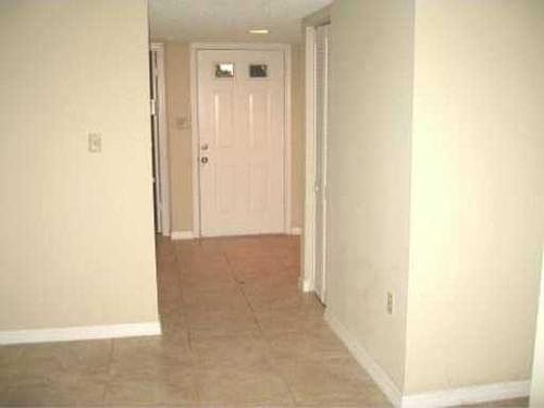 2nd image of 21102 Glenmoor Dr