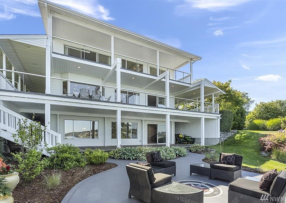 1st image of 1461 Leschi Pl
