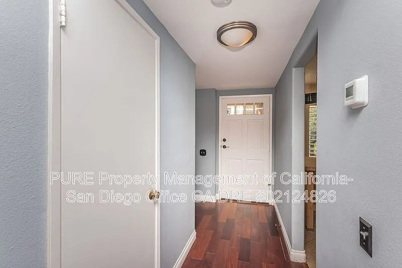 3 bed, 2.5 bath, 1368 sqft, $4,495 — Photo 2