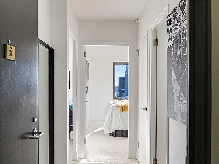 1105 Spring St #1309 — Photo 2