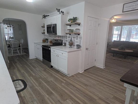 5th image of 637 W Somerdale Rd